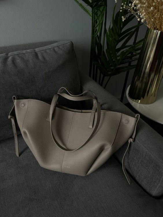Olivia – Tote Bag Chic con Doppio Manico e Tracolla Rimovibile